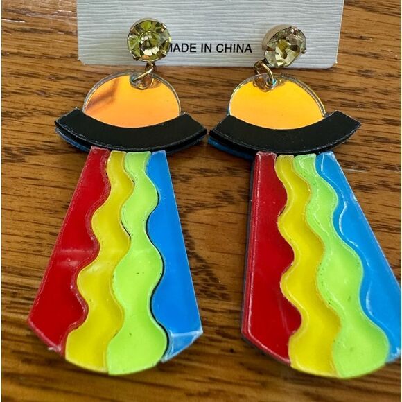 UFO Earrings, Plastic, Chunky Dangle Alien Spaceship Pierced Post - Picture 1 of 3